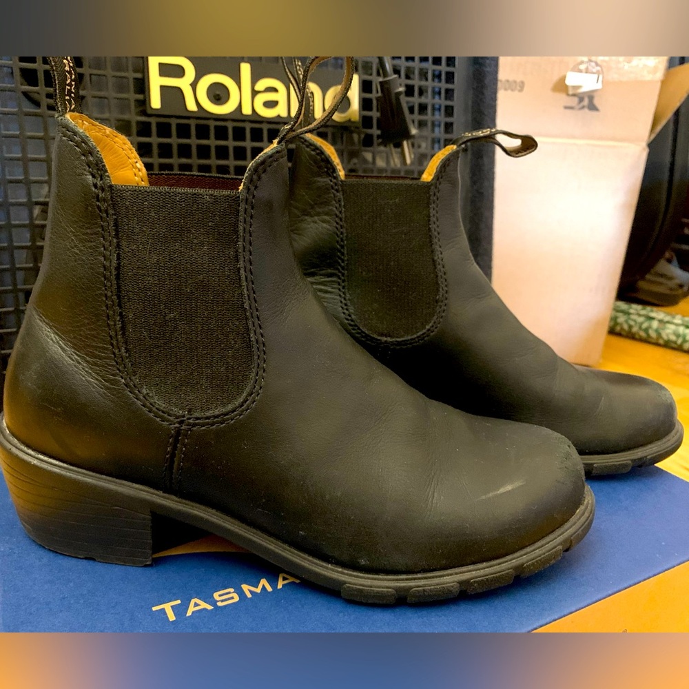 Blundstone 1671 heeled Chelsea boot women’s  US 7.5